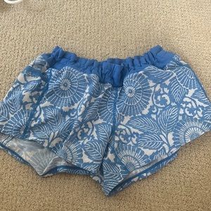 Lululemon shorts size 8